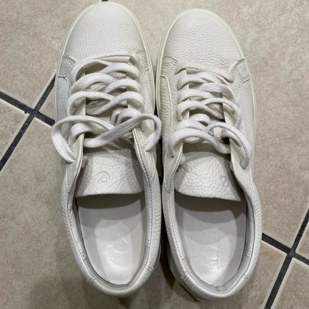 ECCO women’s leather sneakers